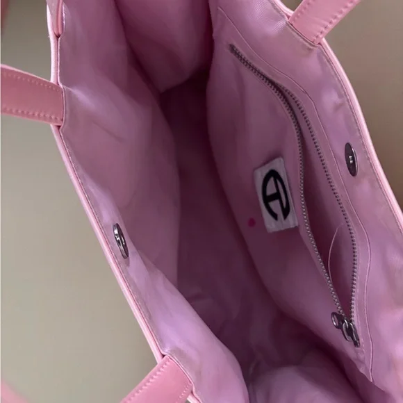 Medium Telfar Ballerina Bag - Picture 2 of 4